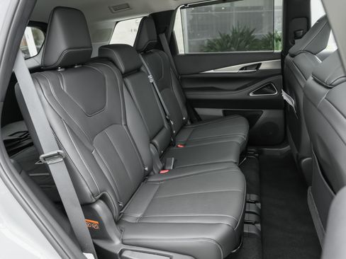 Certified 2026 INFINITI QX60 Luxe w/ Cargo Package FWD image 36
