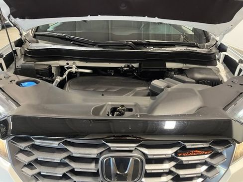 Used 2025 Honda Passport TrailSport image 9