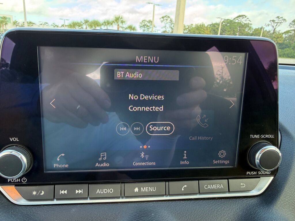 Used 2020 Nissan Sentra SV FWD image 23