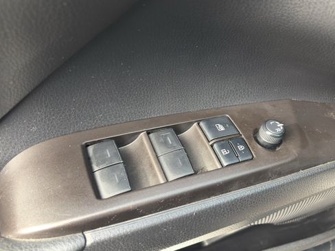 Used 2022 Toyota Camry SE w/ Convenience Package FWD image 26