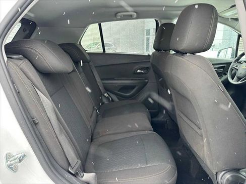 Used 2022 Chevrolet Trax LS w/ Tint and Cruise Package image 12