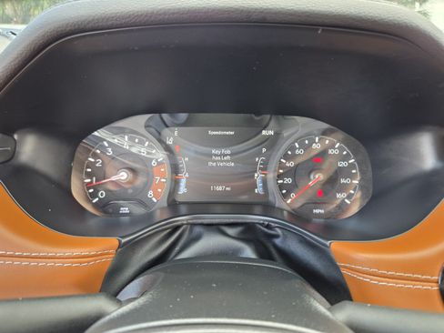 Used 2025 Jeep Compass Limited AWD/4WD image 23