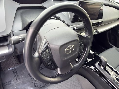 Used 2024 Toyota Prius LE image 11