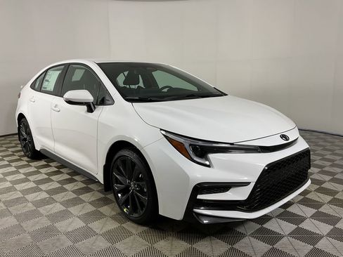 New 2026 Toyota Corolla SE image 1