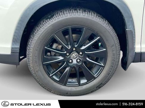 Used 2019 Toyota Highlander SE image 9