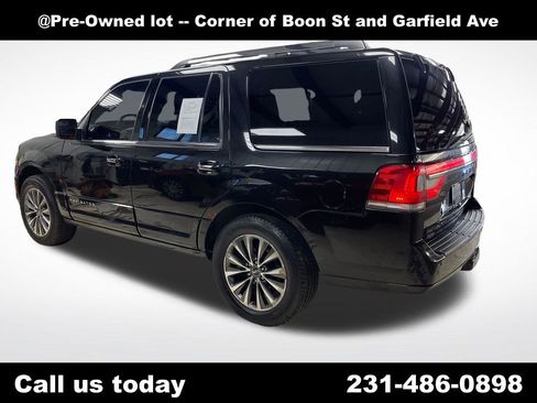 Used 2015 Lincoln Navigator 4WD image 10