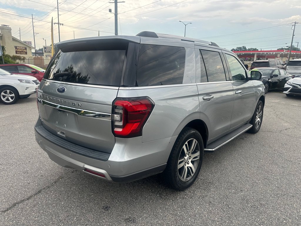 Used 2022 Ford Expedition Limited RWD image 5
