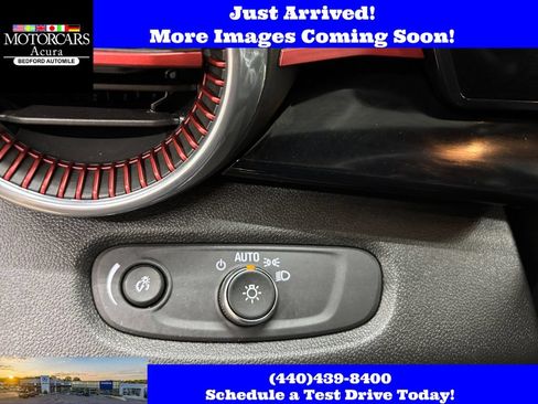 Used 2025 Chevrolet Trax RS FWD image 30