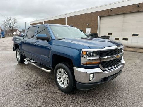 Used 2018 Chevrolet Silverado 1500 LT w/ All Star Edition image 11