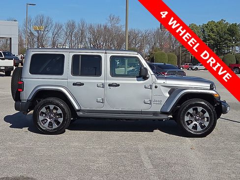 Used 2018 Jeep Wrangler Unlimited Sahara image 6