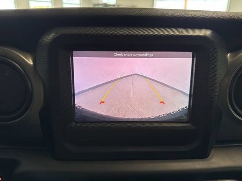 Used 2023 Jeep Wrangler Unlimited w/ Cold Weather Group AWD/4WD image 39