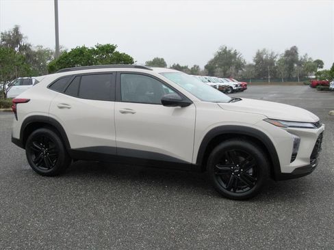 New 2026 Chevrolet Trax ACTIV w/ Sunroof Package image 2