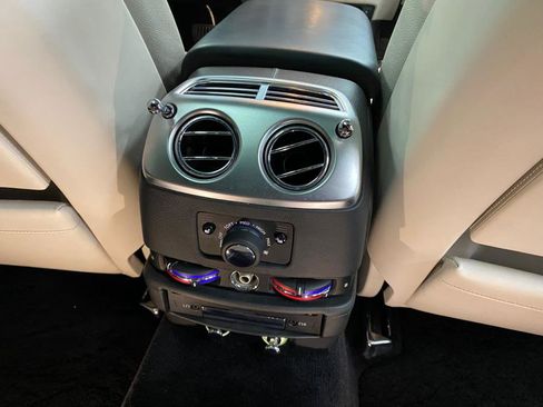 Used 2016 Rolls-Royce Ghost image 32