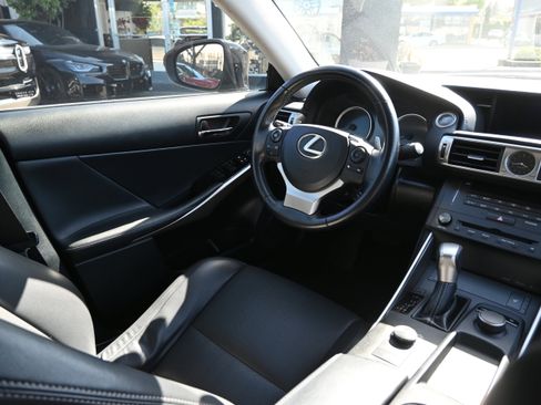Used 2016 Lexus IS 300 AWD image 28