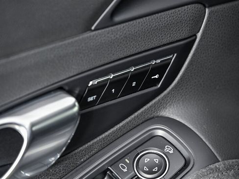 Used 2019 Porsche 718 Cayman GTS RWD image 13