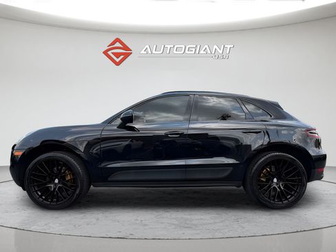 Used 2018 Porsche Macan AWD/4WD image 3