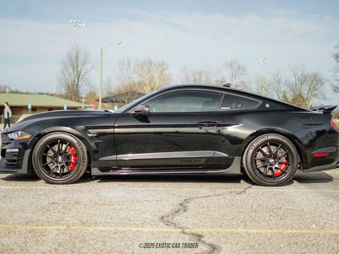 Used 2022 Ford Mustang GT Premium w/ GT Performance Package RWD image 3