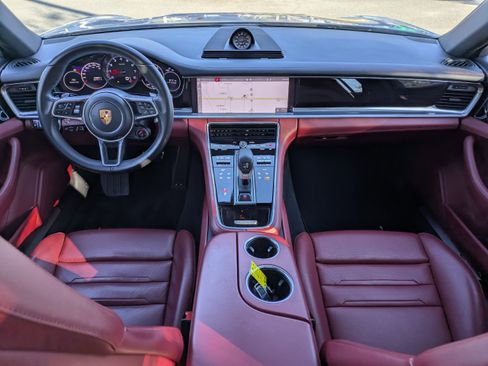 Used 2018 Porsche Panamera 4S image 2