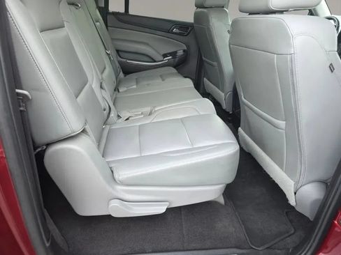 Used 2019 Chevrolet Suburban LT w/ Luxury Package AWD/4WD image 13