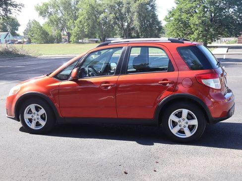 Used 2010 Suzuki SX4 Touring AWD/4WD image 8