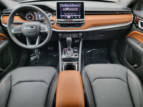 Certified 2024 Jeep Compass Limited image 26