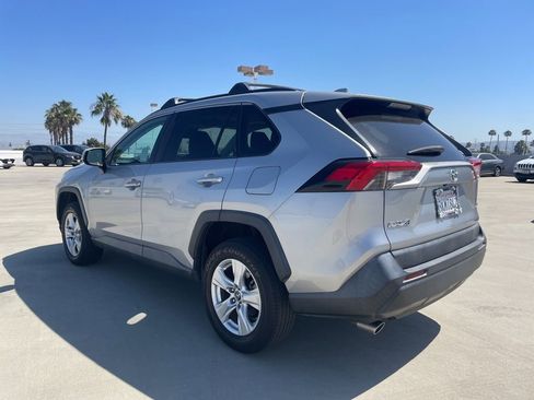 Used 2019 Toyota RAV4 XLE FWD image 4