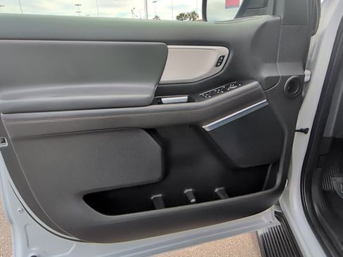 Used 2025 Ford Expedition Active AWD/4WD image 12