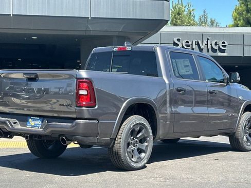 New 2026 RAM 1500 Big Horn AWD/4WD image 4