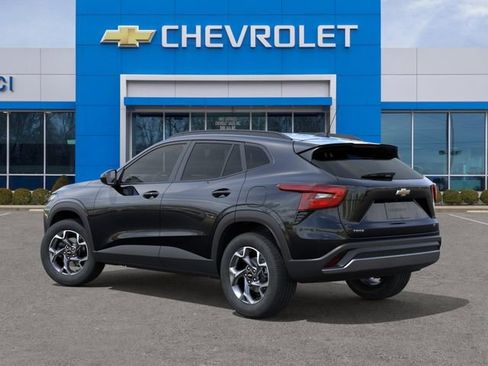 New 2026 Chevrolet Trax LT w/ Driver Confidence Package FWD image 3