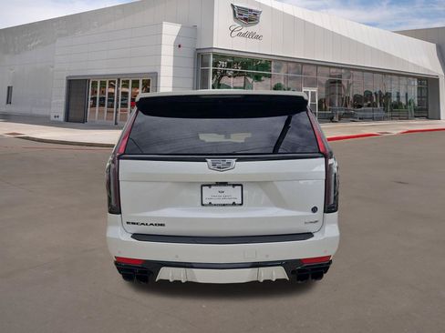 Used 2024 Cadillac Escalade V AWD/4WD image 5