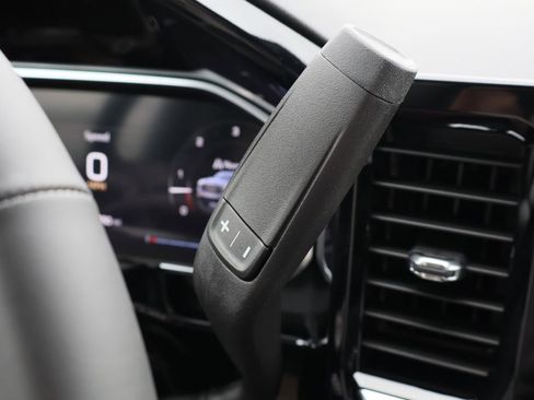 New 2026 GMC Sierra 1500 SLE image 12