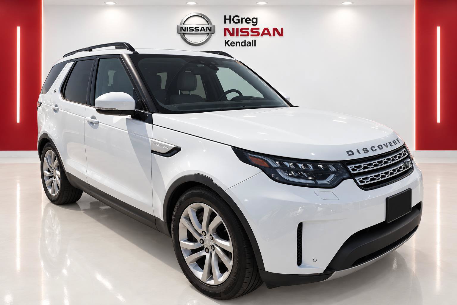 Used 2020 Land Rover Discovery HSE AWD/4WD image 3