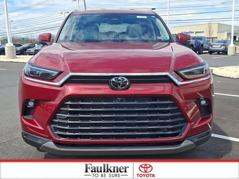 Certified 2025 Toyota Grand Highlander AWD image 2