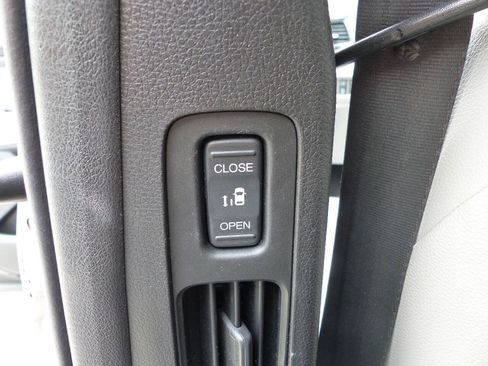Used 2018 Honda Odyssey EX-L image 43