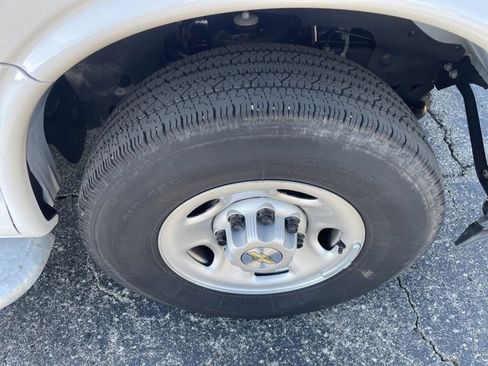 Used 2024 Chevrolet Express 2500 w/ Driver Convenience Package image 12