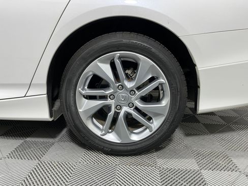 Certified 2019 Honda Accord LX image 18