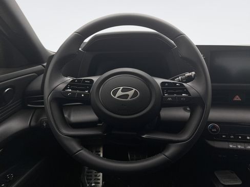 Used 2026 Hyundai Elantra Sport FWD image 12