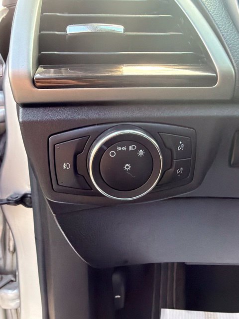 Used 2014 Ford Fusion SE w/ Equipment Group 202A FWD image 19