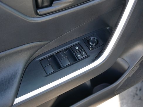 Used 2022 Toyota RAV4 LE image 19