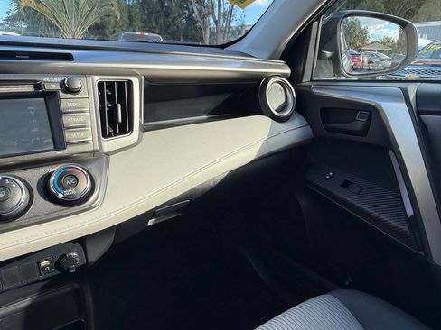 Used 2015 Toyota RAV4 LE image 19