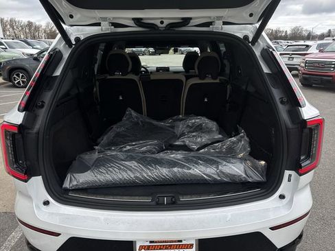 New 2025 Volvo EX90 Plus image 27