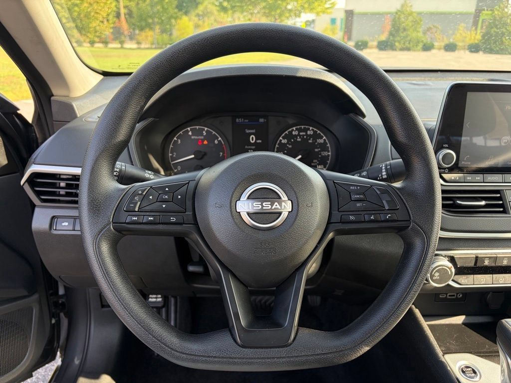 Certified 2025 Nissan Altima 2.5 S FWD image 14