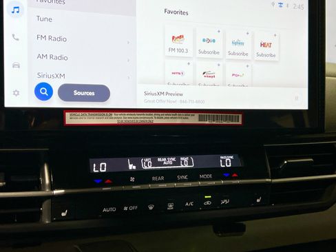 Used 2025 Toyota Sienna XLE image 27