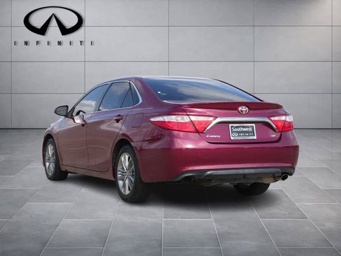 Used 2016 Toyota Camry SE image 5