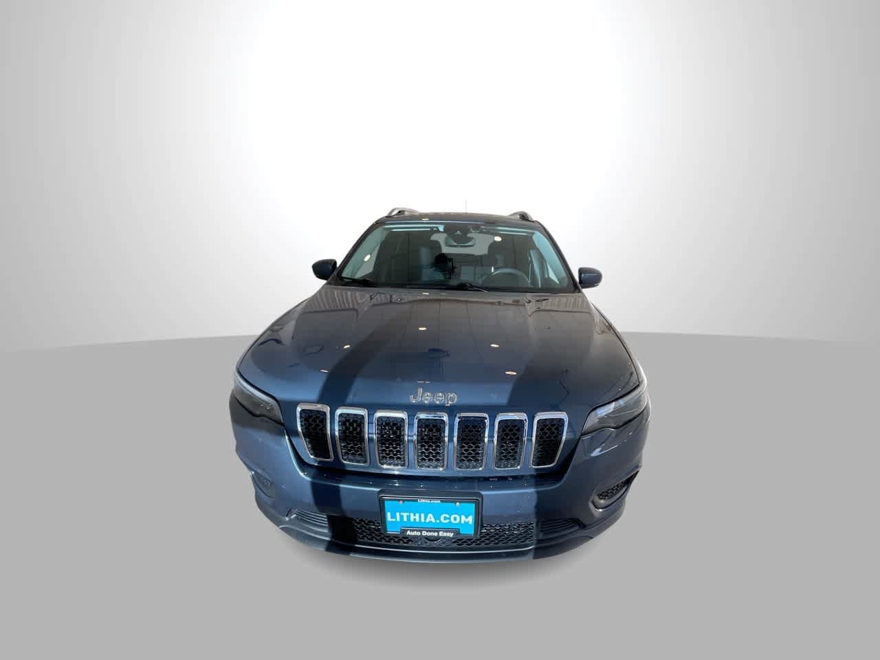 Used 2021 Jeep Cherokee Latitude AWD/4WD image 3