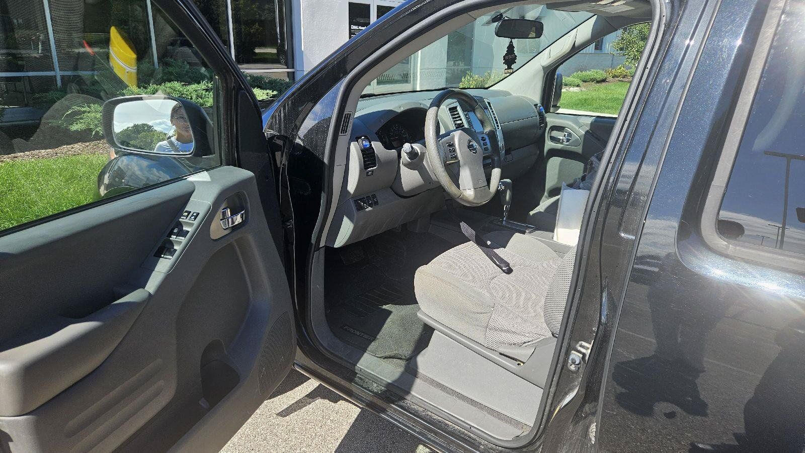 Used 2019 Nissan Frontier SV AWD/4WD image 4
