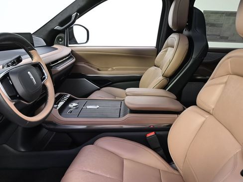 New 2026 Lincoln Navigator L Black Label AWD/4WD image 13