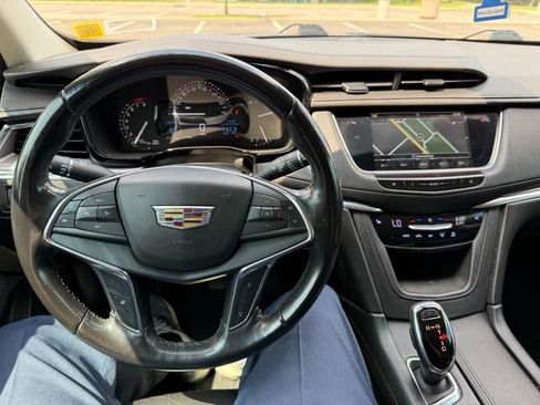 Used 2018 Cadillac XT5 Luxury AWD/4WD image 5