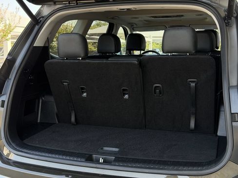 Used 2024 Kia Telluride EX w/ EX Captain's Chair Package FWD image 29