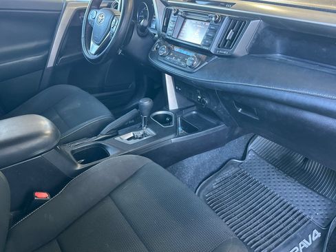 Used 2018 Toyota RAV4 XLE FWD image 15